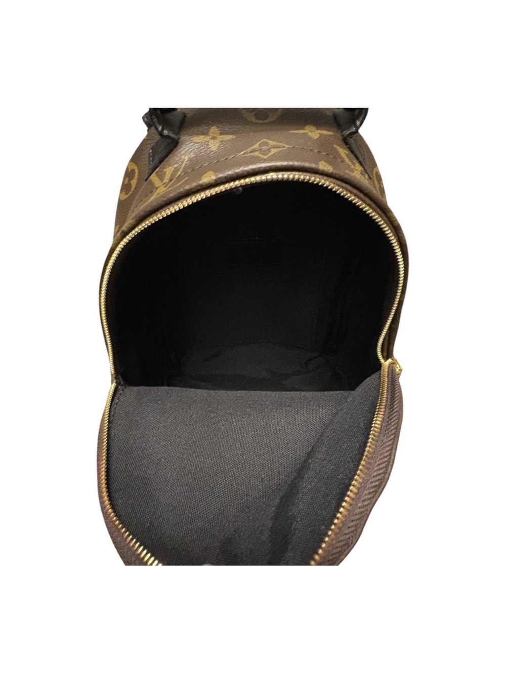 Backpack - Picture 3 of 4